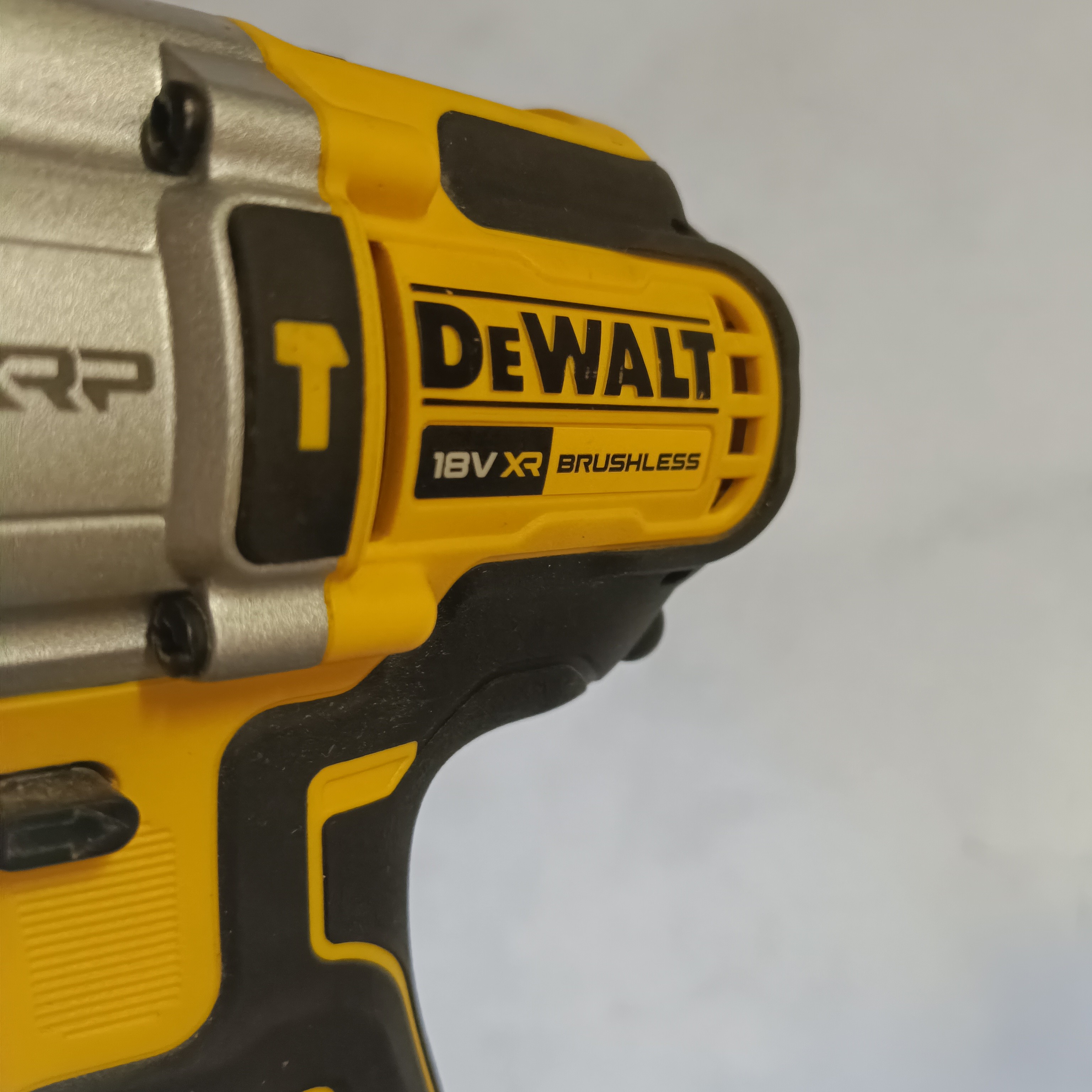 DeWalt vŕtačka 8